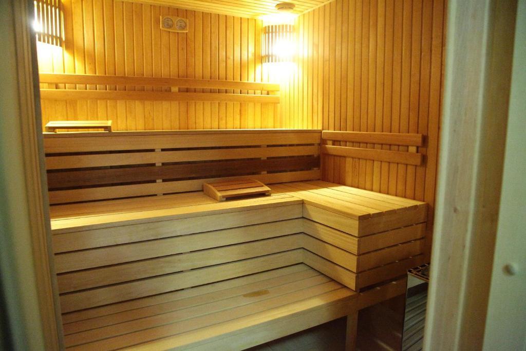 Karpaty Hotel Khust Eksteriør billede