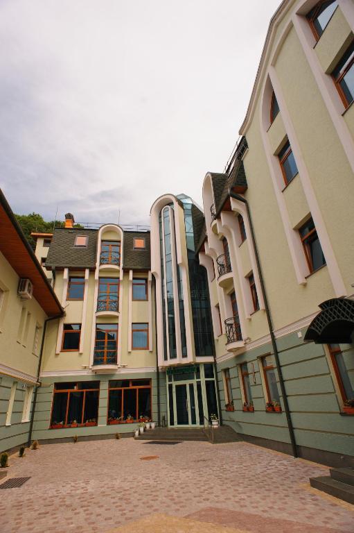 Karpaty Hotel Khust Eksteriør billede